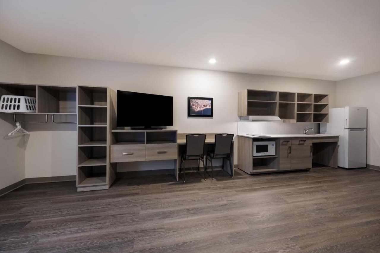 Woodspring Suites East Lansing - University Area ภายนอก รูปภาพ
